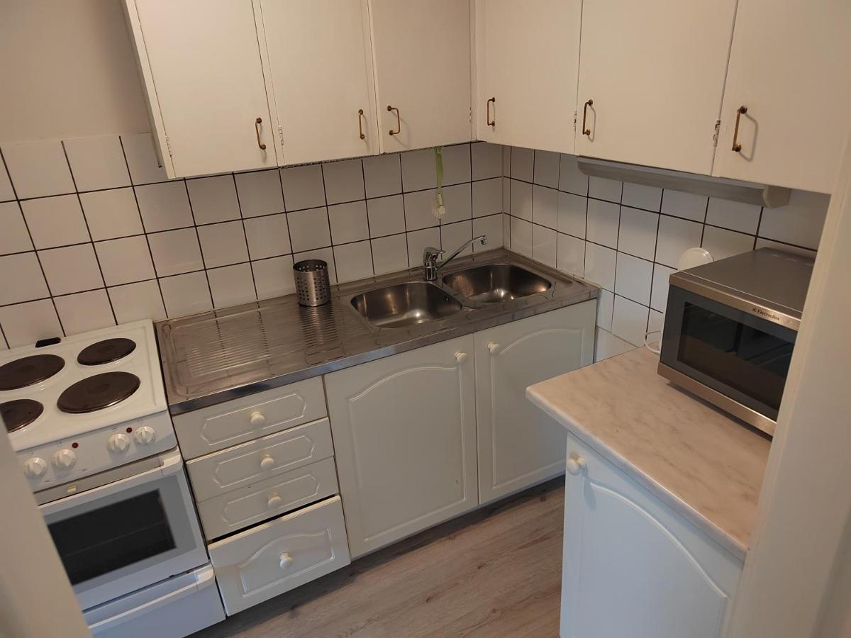 Kalle'S Unluxury Guest House Cl0Sed From 1St Of Feb 2025 เฮลซิงกิ ห้อง รูปภาพ