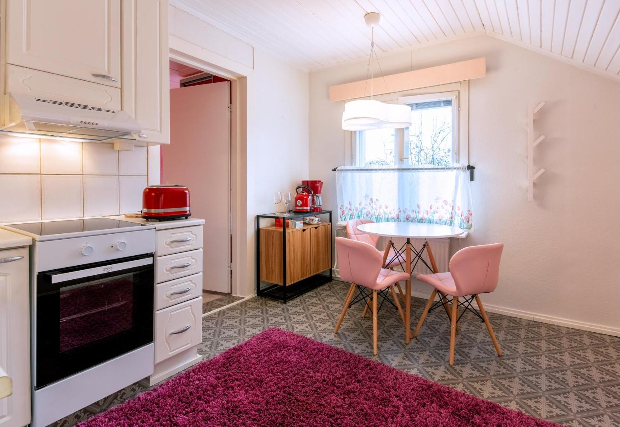 Kalle'S Unluxury Guest House Cl0Sed From 1St Of Feb 2025 เฮลซิงกิ ภายนอก รูปภาพ